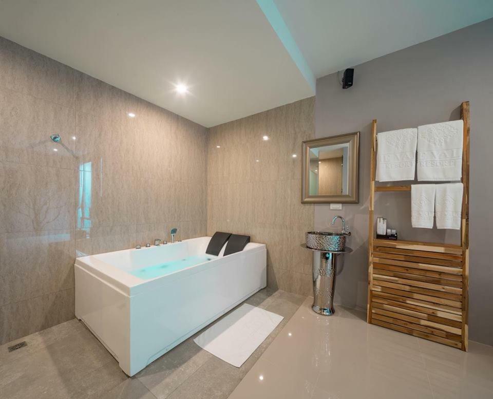 The Valen Resort Bangkok Ngoại thất bức ảnh